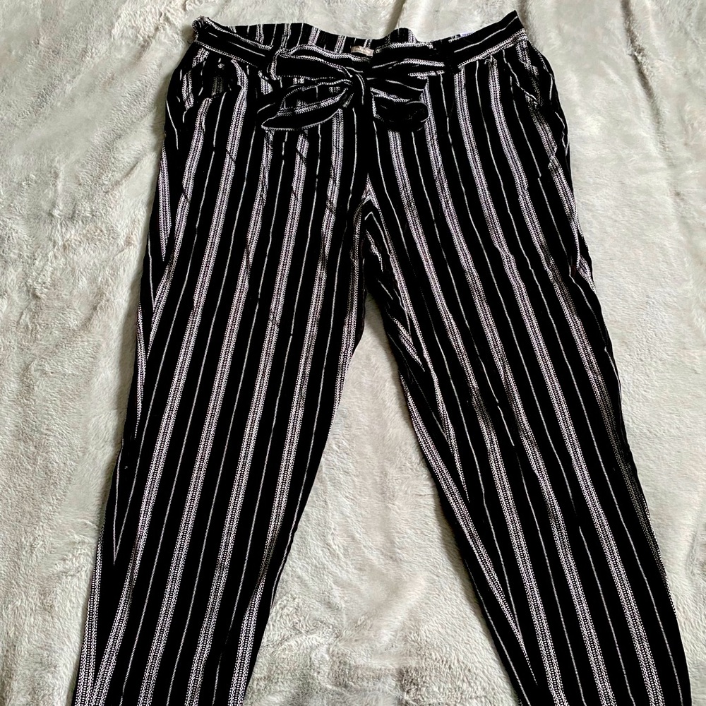 🌸 2 for 15 🌸 Maurices Striped Dress Pants